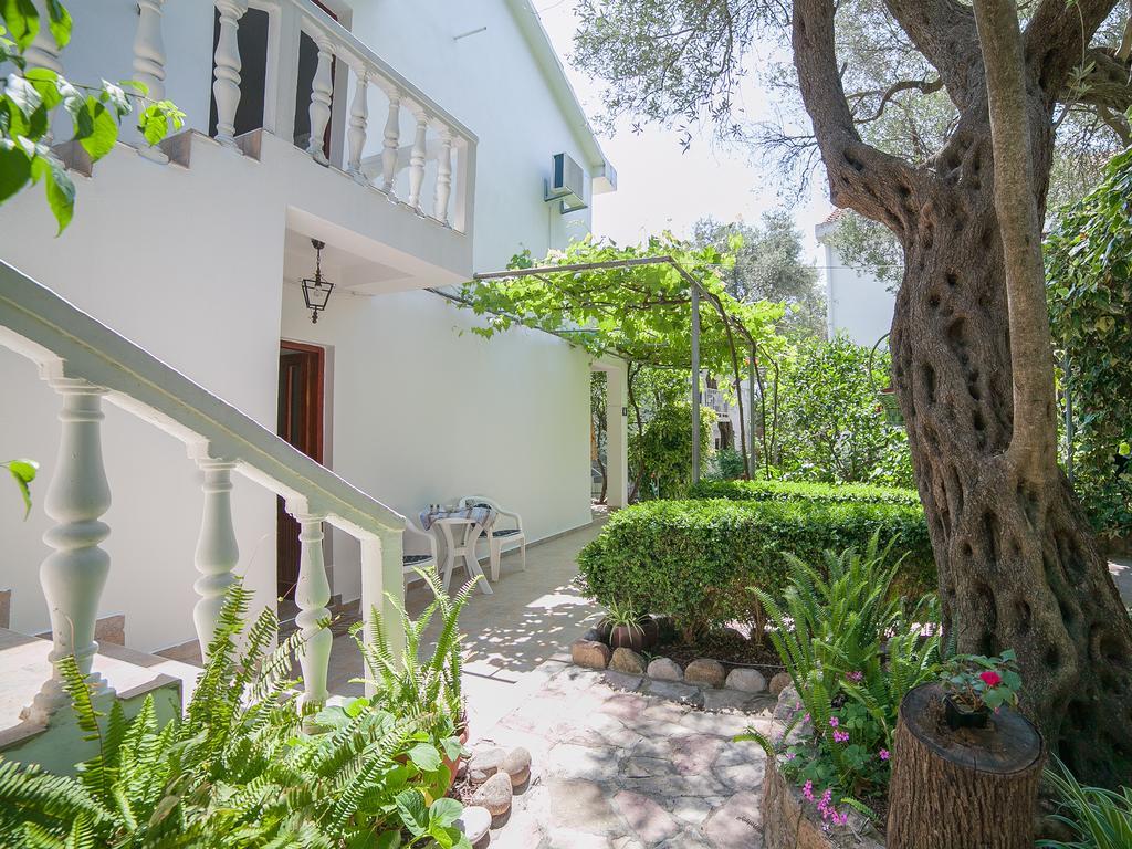 Rooms Garden Petrovac ภายนอก รูปภาพ
